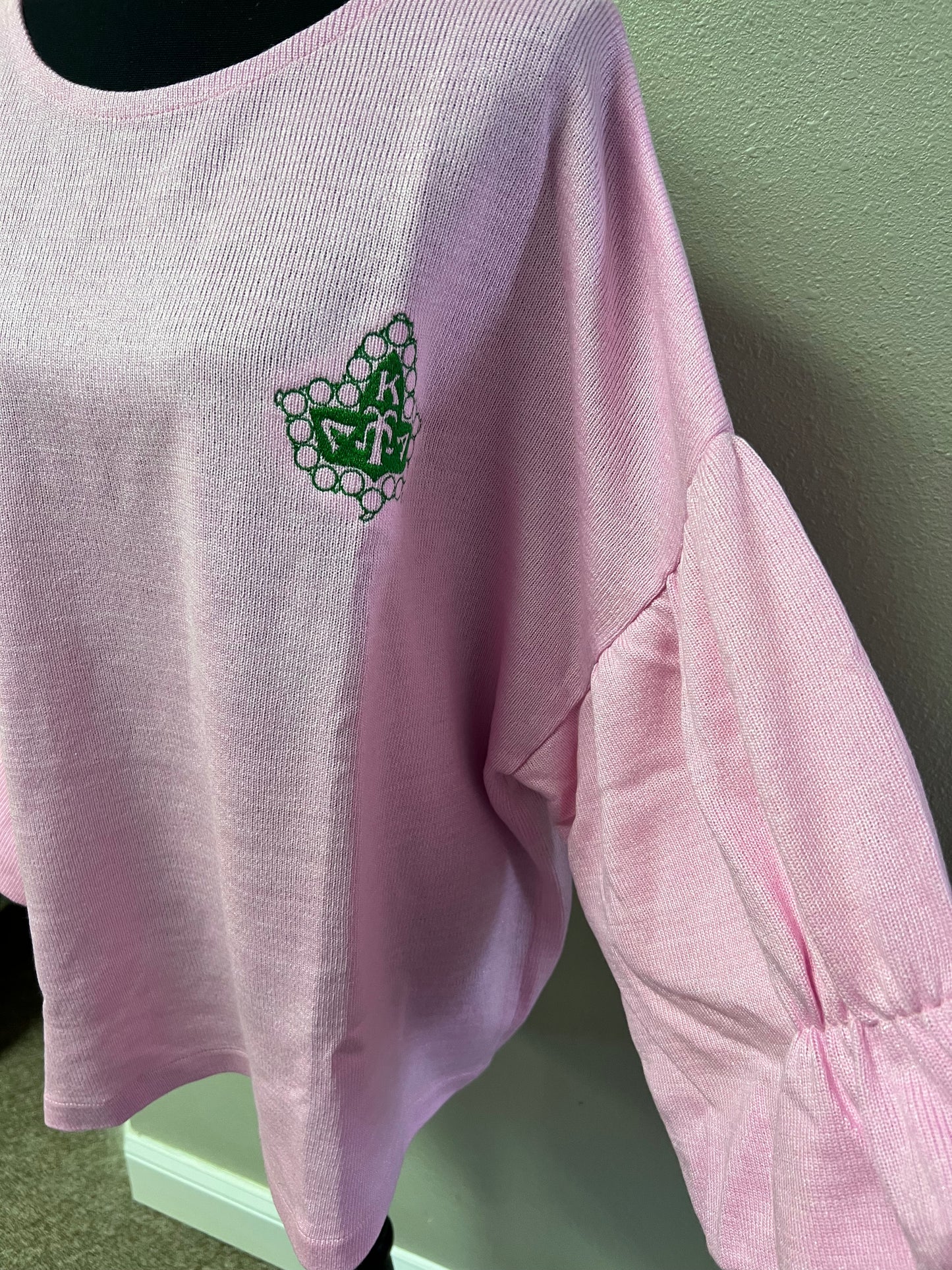 Puff Sleeve Knit Top with and Without Crest