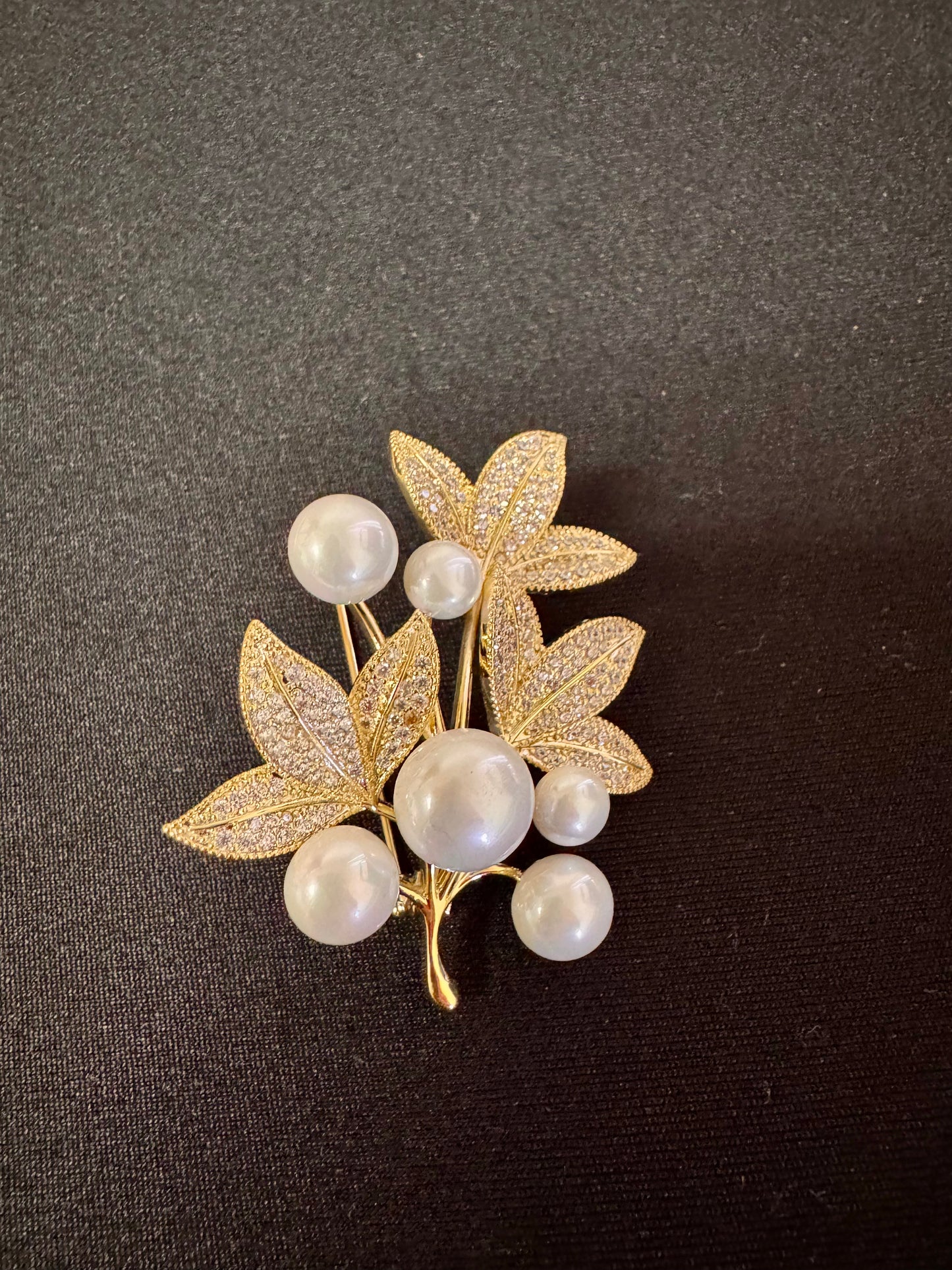 3 leaf gold pearl and rhinestone pin