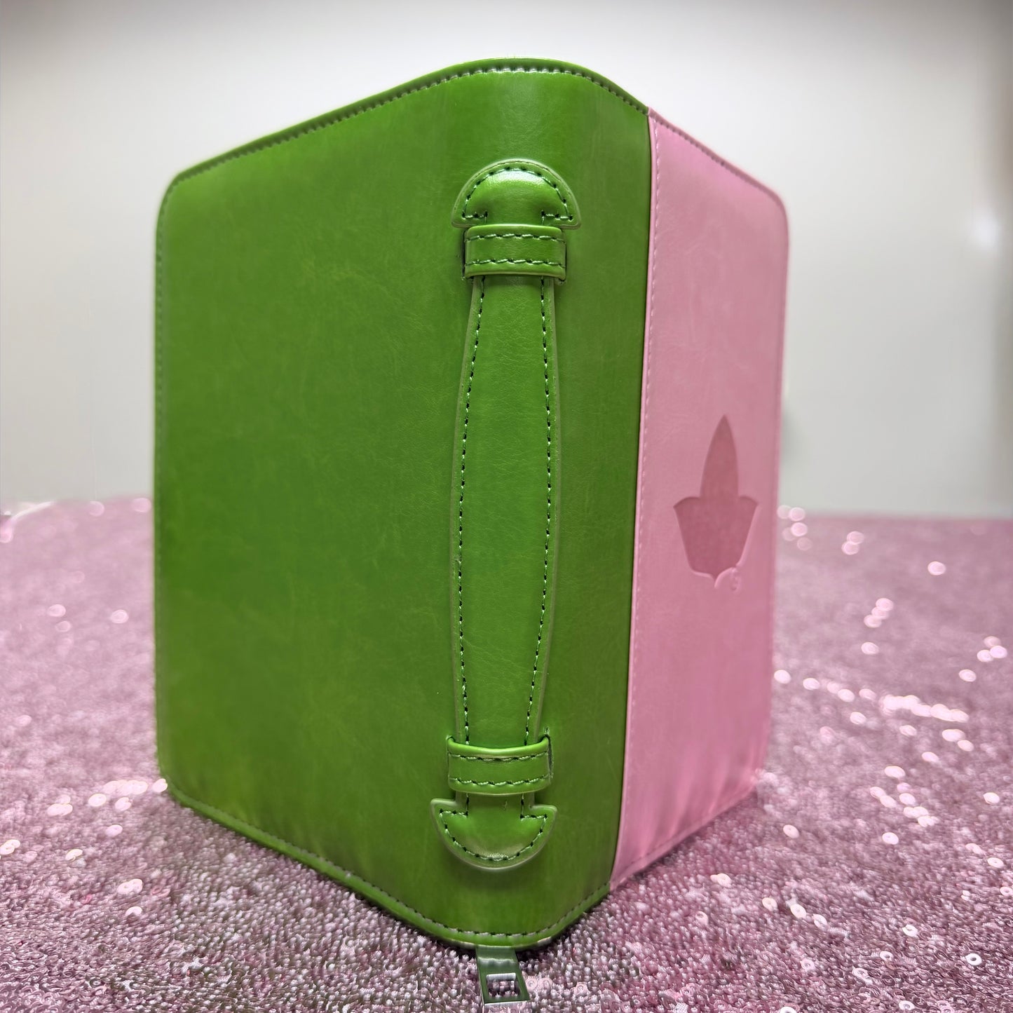 AKA | Document Holder / Organizer Wallet