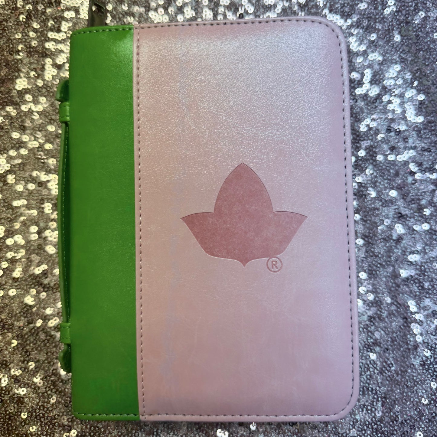 AKA | Document Holder / Organizer Wallet