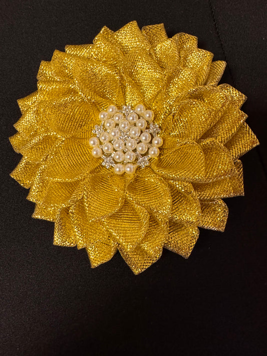 Flower Pin - Gold
